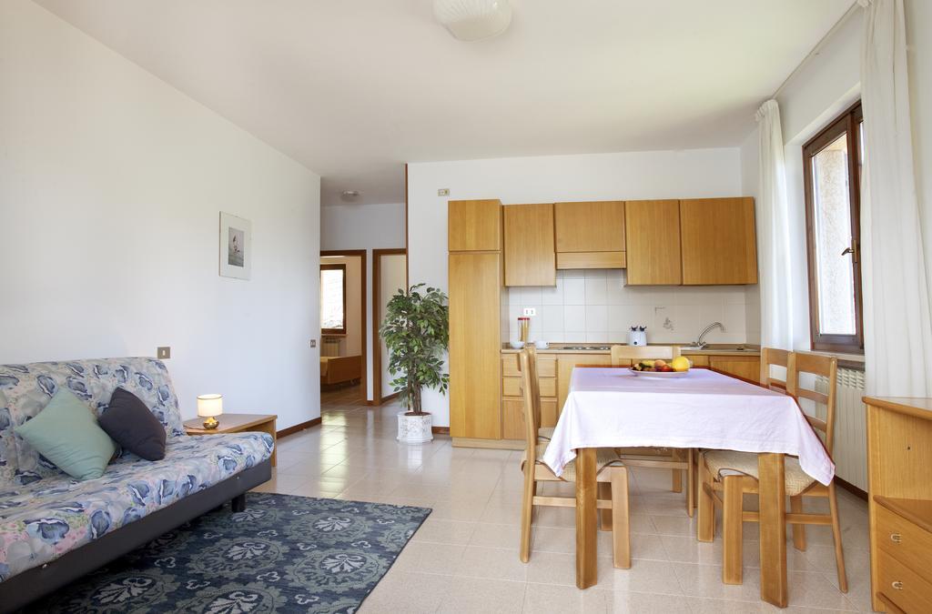 Residence Le Balze Malcesine Quarto foto